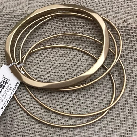 Banana Republic matte beautiful bangle - Picture 5 of 5